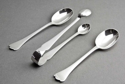 Rat-Tail Trefid Silver Teaspoon and Tongs Set (12 Teaspoons, 1 Sugartongs)